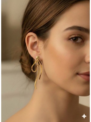 IRONMOON Altın Renk Kurdele Görünümlü Çivili Kadın Küpe