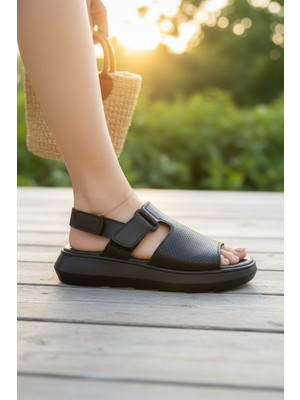 Enoch Kadın Lazer Kesim Detaylı Anatomik Kalın Tabanlı Konforlu Sandalet