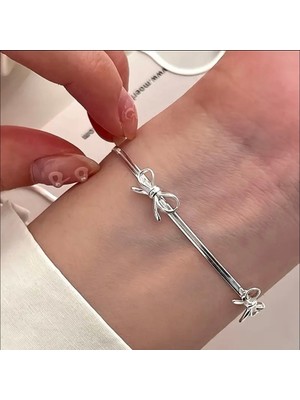 Genel Şık Paslanmaz Çelik Fiyonk Bileklik - Zarif ve Modern Tasarım