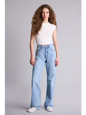 DeFacto Straight Wide Yüksek Bel Geniş Paça Uzun Jean Kar Yıkamalı Pantolon H1062AX26SM