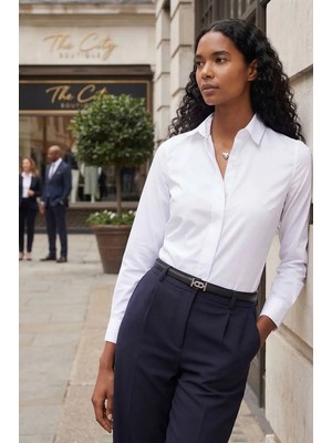 Tudors Kadın Slim Fit Dar Kesim Vücuda Oturan Uzun Kollu Gizli Düğme Detaylı Beyaz Basic Gömlek