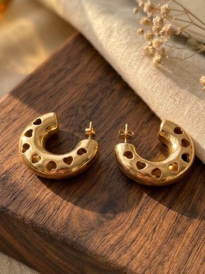 Meneva Aksesuar Vintage Tasarım Kalpli Altın Gold Renk Kaplama Paslanmaz Çelik Halka Küpe