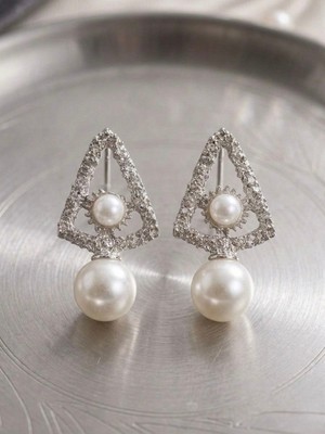 Meneva Aksesuar Barok Üçgen Inci Detaylı Gümüş Silver Renk Küpe