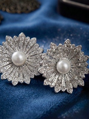 Meneva Aksesuar Inci Detaylı Güneş Formu Kristal Taşlı Gümüş Silver Renk Vintage Küpe