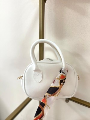 Zemihra Kadın Mini El & Omuz Çantası – Altın Detaylı, Fular Aksesuarlı Makyaj Çantası