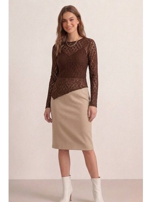 AKD Atelier Kadın Dantel Bluz Transparan Uzun Kollu Asimetrik Kesim Bisiklet Yaka Slim Fit Şık Bluz