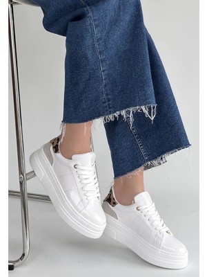 Butik Jetan Beyaz Rugan Bağcıklı Spor Ayakkabı