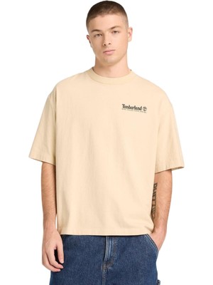 TB0A5MQR2601 Timberland Outdoor Photo Back Graphic Tee Erkek T-Shirt Krem