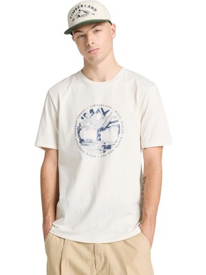 TB0A5MVRCM91 Timberland Tree Logo Lake House Graphic Tee Erkek T-Shirt Beyaz