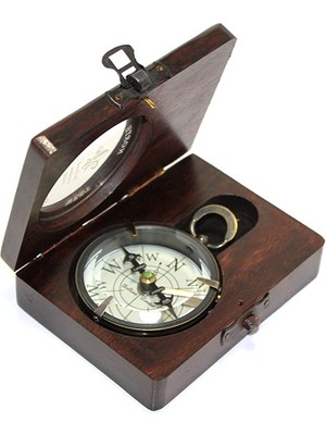 Derin Stok Ahşap Kutulu Üzeri Desenli Pirinç Pusula