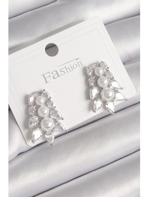 Eco Lounge Pirinç Gümüş Renk Zirkon Taşlı Yaprak Model Inci Detay Kadın Küpe