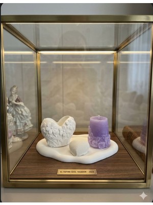 Doğal 3’lü Dekoratif Obje Seti - Çiçekli Saksı, Kalp Figürü ve Mor Mum - Tepsi Dahil