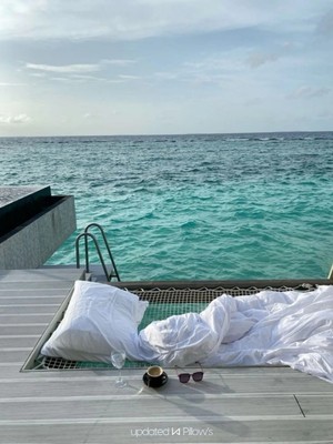 İz Home Premium Slim Yastık | En Ince Form | Orijinal Silikon Dolgu | Yıkanabilir | Microfiber Kumaş