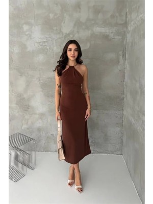 Dip Moda Kadın Kahverengi Sırt Dekolteli Metal Yaka Midi Elbise DPK4543