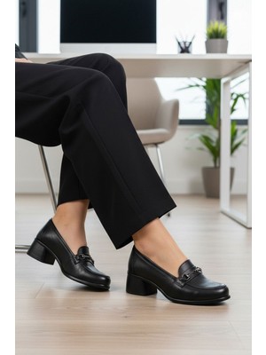 Ayakmod Premium Siyah Hakiki Deri Kadın Topuklu Klasik Ayakkabı 44259 Z