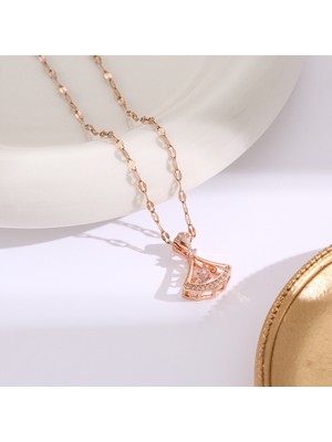 🌙 Midnight Shine – Celeste Wing Necklace ✨