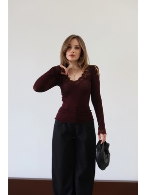 Yakası Dantelli Ince Bluz Bordo