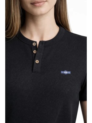 Tua Moda Waffle Dokulu Likralı Henley Yaka Düğmeli Regular Kısa Kollu T-Shirt - Siyah