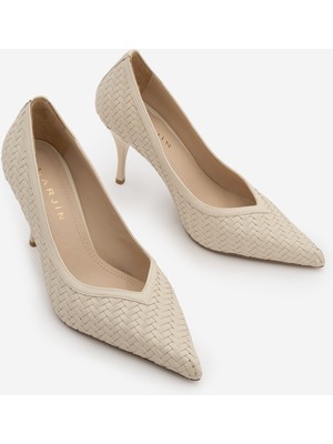 Marjin Kadın Stiletto Sivri Burun V Yaka Örgü Desenli Topuklu Ayakkabı Elnos Ekru