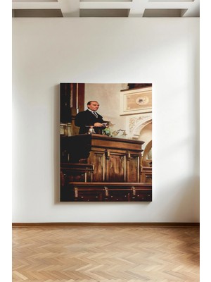 Kanvaspera Mustafa Kemal Atatürk Meclis Tribününde – Kanvas Tablo – Cumhuriyetin Önderi Ilham Duvarda