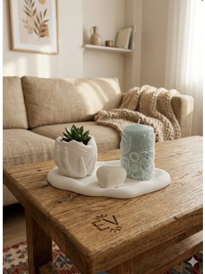 Doğal El Tasarımlı Beton Saksı ve Desenli Sütun Mum Seti – Dekoratif Tepsi Hediyeli