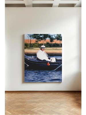 Kanvaspera Gözümdeki Sevgi: Mustafa Kemal Atatürk’ün Kayıktaki Hali - Kanvas Tablo - Duvar Dekorasyonu - Denizcilik
