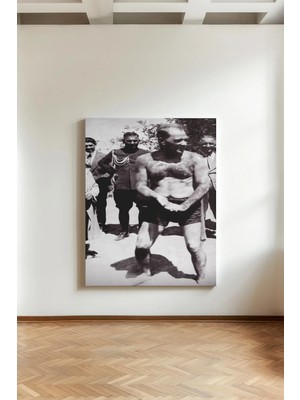 Kanvaspera Atatürk Sahilde - Kanvas Tablo - Siyah Beyaz, Doğal ve Mutlu An Temalı Duvar Dekorasyonu