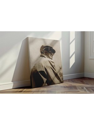 Kanvaspera Gözlüklü Atatürk Portesi - Kanvas Tablo - Sepya Ton, Derin Bakışlar ve Önderlik Temalı Duvar Dekorasyonu