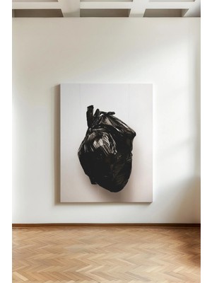 Kanvaspera Çöp Torbasında Yürek - Kanvas Tablo - Sade, Duygusal ve Anlamlı Çağdaş Dekor