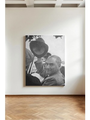 Kanvaspera Mustafa Kemal Atatürk Şapkası Selamlama - Kanvas Tablo