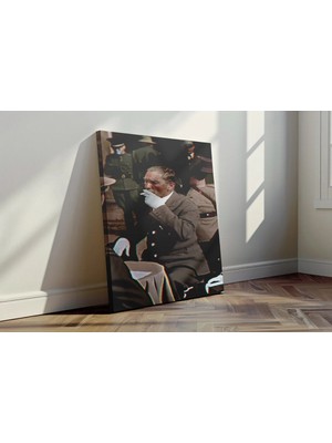 Kanvaspera Sigara Içen Atatürk Portesi - Kanvas Tablo - Karizmatik ve Nostaljik Önder Temalı Duvar Dekorasyonu