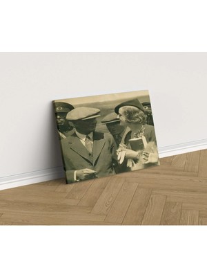 Kanvaspera Atatürk - Kanvas Tablo - Tarihsel Fotoğraf, Nostaljik Cumhuriyet Temalı Duvar Dekorasyonu