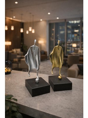 Kaşif Modern Figür Dekoratif Obje – Pirinç & Gümüş Kaplama, Mermer Kaideli