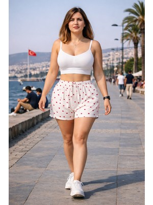 Bukadınca Beyaz Zemin Üzerine Kırmızı Kalp Desenli, Lastik Belli, Esnek Milan Şort