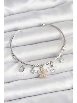 Çiçek ve Kelebek Charmlı Gümüş Renk Pirinç Kadın Bileklik