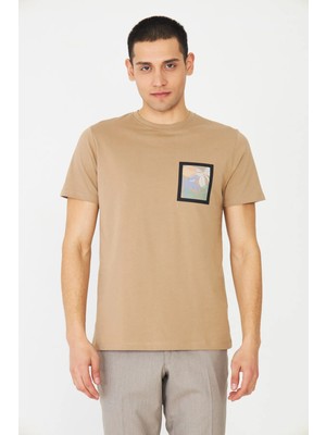 White Stone Bej Bisiklet Yaka Baskı Detaylı Erkek T-Shirt