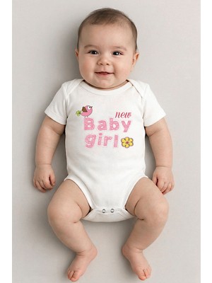 Sedirli Beyaz Kısa Kol Baby Girl Temalı Baskılı Bebek Zıbın Bisiklet Yaka Unisex Body %100 Pamuk