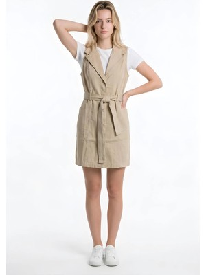 Bej Kuşaklı Düğmeli Kolsuz Safari Elbise