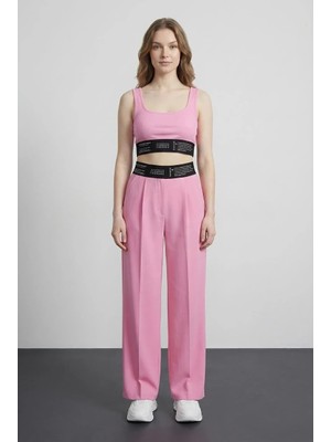 Kare Yaka Fitilli Pembe Crop Atlet
