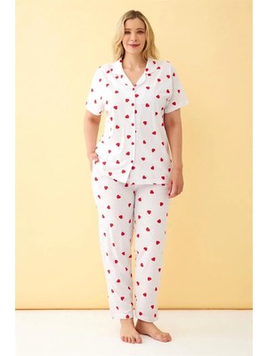 Çamaşır Kenti Kadın Beyaz Kırmızı Kalp Desenli Önden Düğmeli Büyük Beden Pijama Takımı