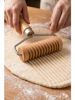 Abnturk Tırtıklı Ahşap Rulo Hamur Şekillendirici . Pide ve Hamur Işleri Için Şekillendirme Aparatı (20 Cm)