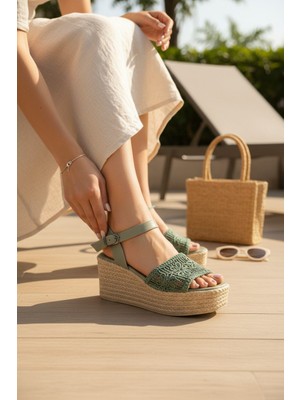 Enoch Kadın Su Yeşili Örgü Bantlı Hasır Dolgu Tabanlı Konforlu Sandalet