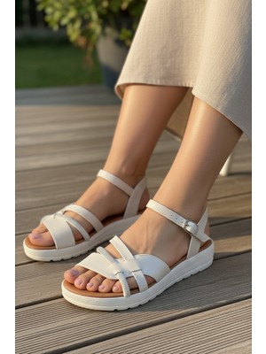 Enoch Kadın Işıltılı Şerit Detaylı Çift Renk Tabanlı Konforlu Beyaz Sandalet