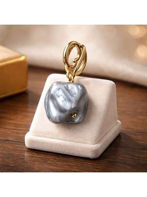 Altın Kaplama Açılabilir Klipsli Gri Barok Inci Charm