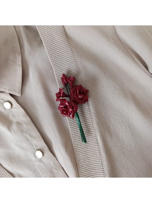 AZKAR El Yapımı Kırmızı Gül Buketi Broş ve Yaka Iğnesi, Ahşap Tozundan Şekillendirilmiş Özel Tasarım Hediyelik Kadın Aksesuarı