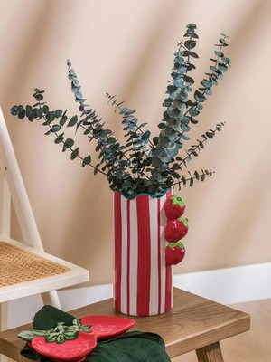 Karışık Çilek Desenli Seramik Vazo 23 cm  (S6)