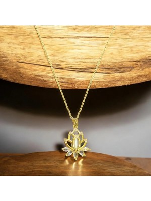 Eredka Lotus Çiçeği Taşlı Kolye