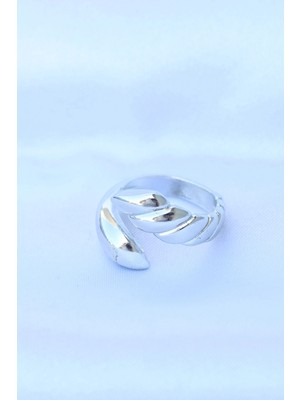 Moresun Buğz Pirinç Gümüş Renk Ayarlanabilir Sarmal Yüzük - Buğz