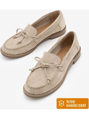 Marjin Kadın Hakiki Deri Dikiş Detaylı Fiyonklu Vardola Loafer Günlük Ayakkabı Savron Bej Süet