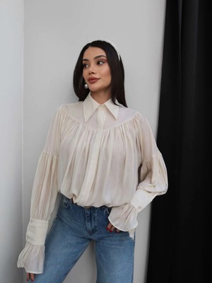 Esra Helvacı Bej Büzgülü Gömlek